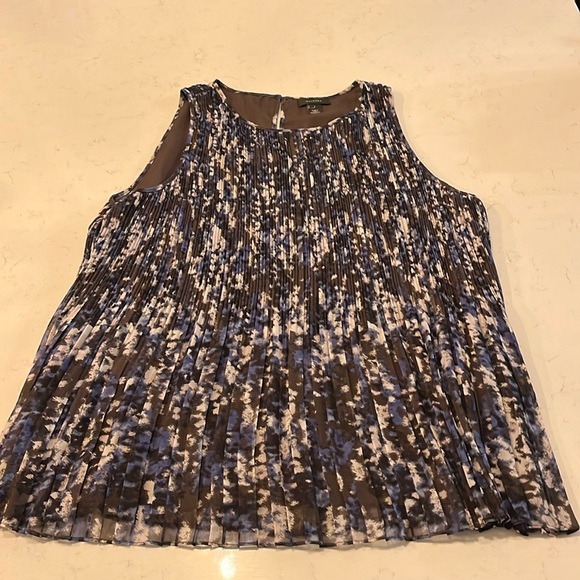 Halogen Woman’s Sleeveless Top - Picture 3 of 7